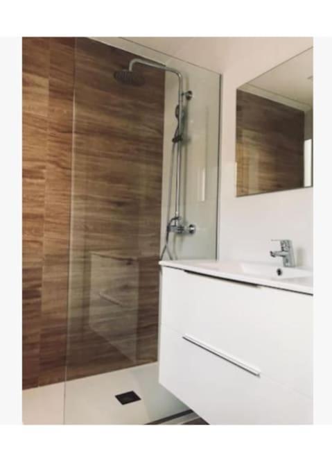 Apartamento Centrico De Diseno En Calle Tres Forques,บาเลนเซีย ภายนอก รูปภาพ